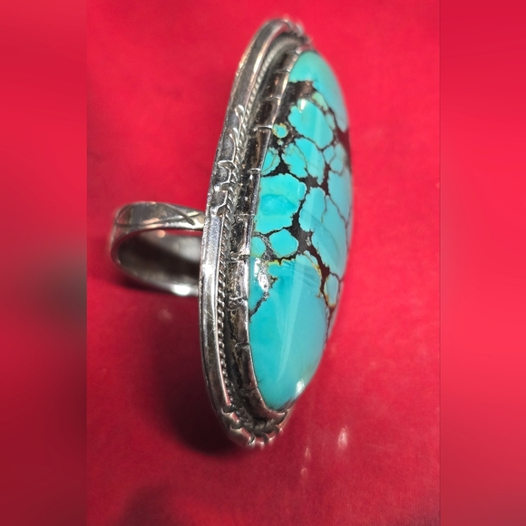 Native American Exceptional Vintage Turquoise and Sterling Silver Ring - Picture 3 of 9